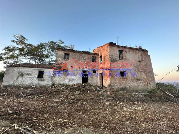 casale in vendita a Fano