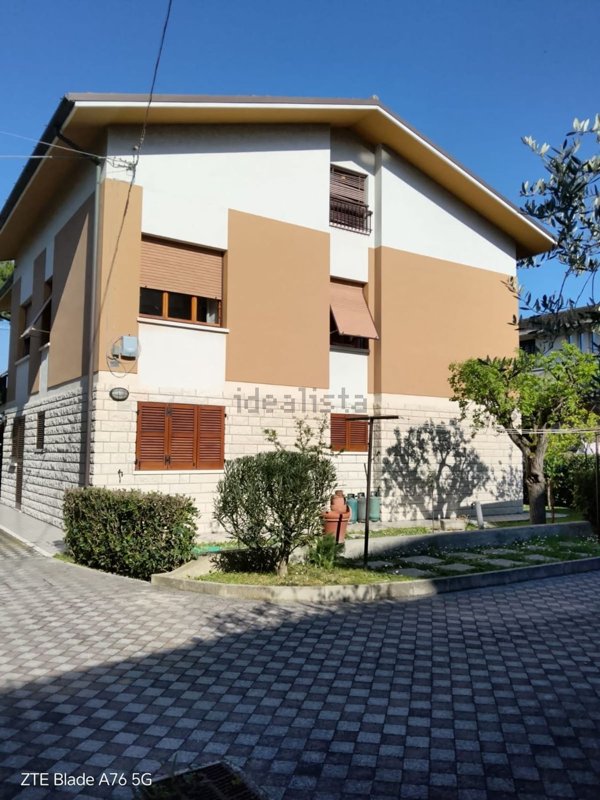 casa indipendente in vendita a Fano