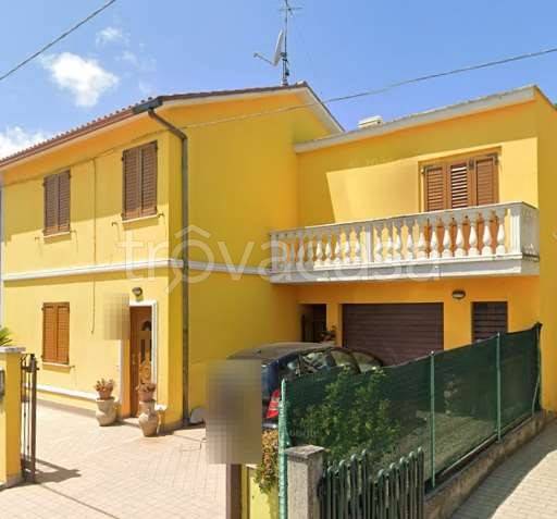 casa indipendente in vendita a Fano in zona Cuccurano