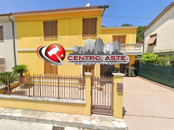 appartamento in vendita a Fano in zona Cuccurano