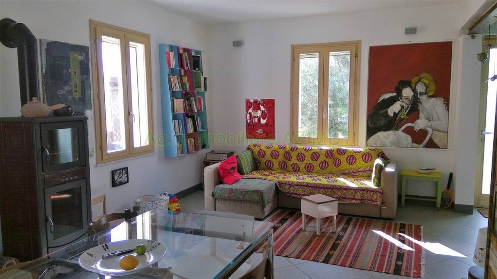 casa indipendente in vendita a Fano in zona Cuccurano