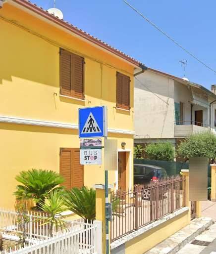 casa indipendente in vendita a Fano