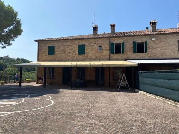 casa indipendente in vendita a Fano