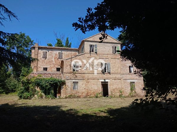 casa indipendente in vendita a Fano