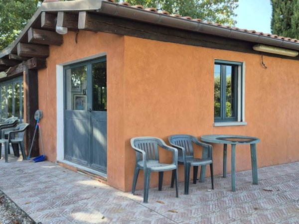 casa indipendente in vendita a Fano in zona Fenile