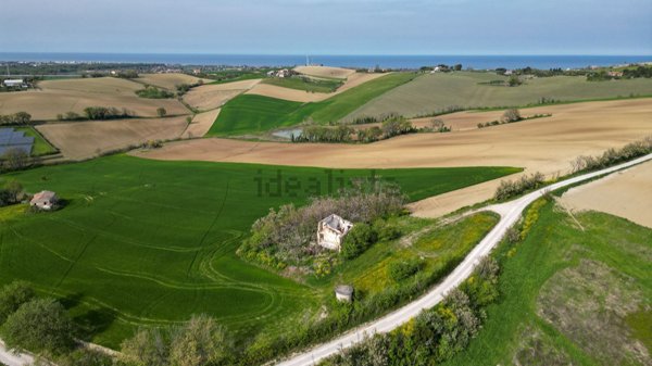 casale in vendita a Fano