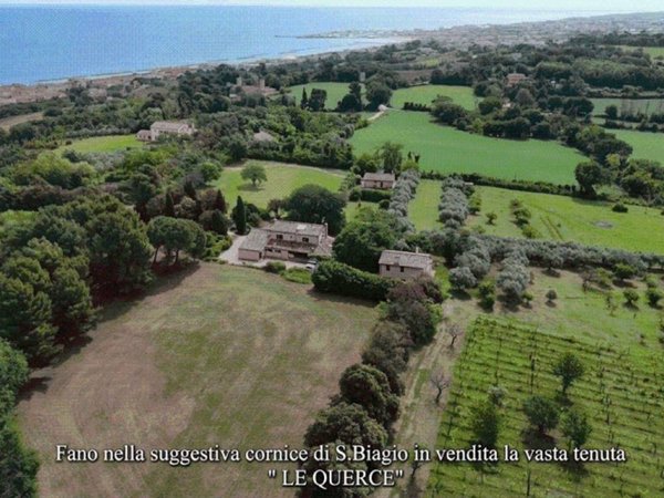casa indipendente in vendita a Fano in zona Roncosambaccio