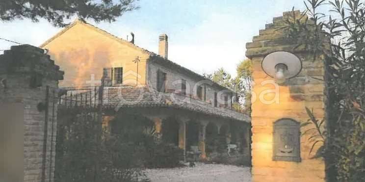 casa indipendente in vendita a Fano in zona Cuccurano