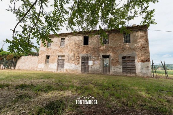 casa indipendente in vendita a Fano in zona Falcineto