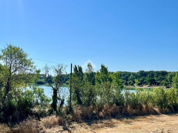 pentavano in vendita a Fano in zona Tre Ponti