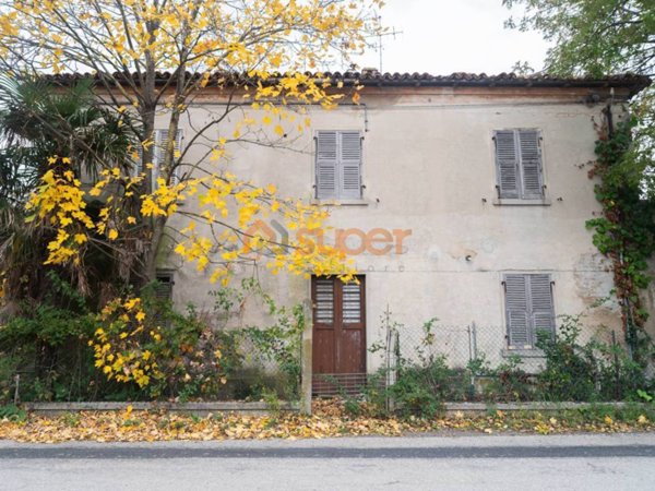 casa indipendente in vendita a Fano