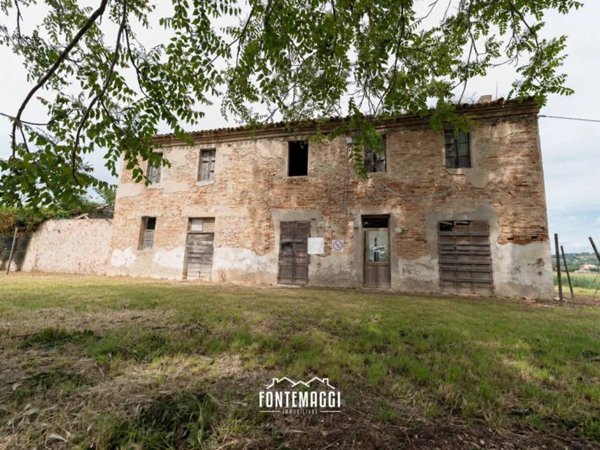 casa indipendente in vendita a Fano in zona Falcineto