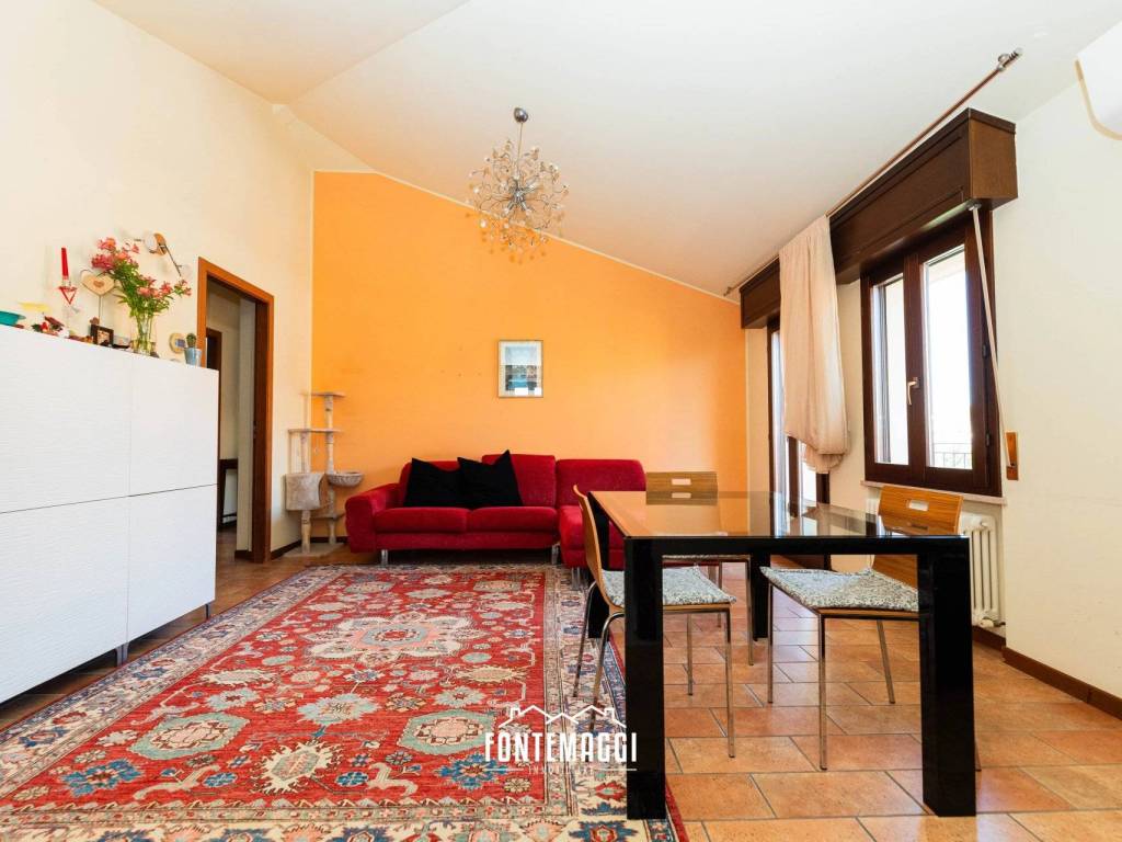 appartamento in vendita a Fano in zona Carrara