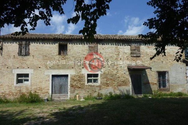 casa indipendente in vendita a Fano in zona Centinarola