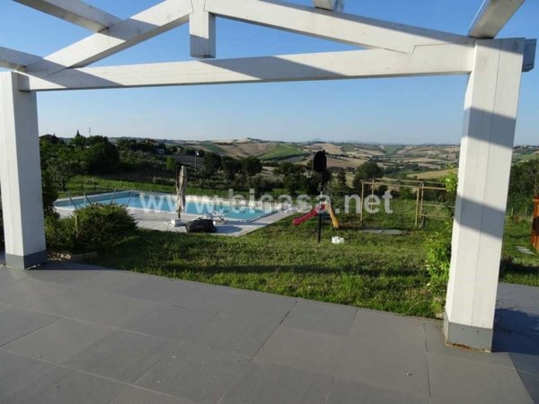 casa indipendente in vendita a Fano in zona Tre Ponti
