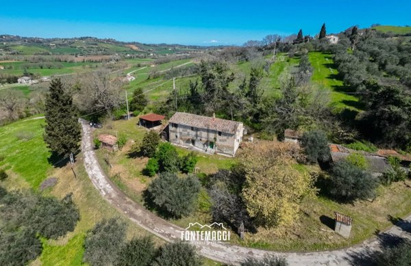 casa indipendente in vendita a Fano in zona Magliano