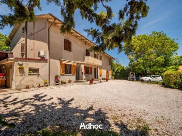 casa indipendente in vendita a Fano in zona Carignano Terme