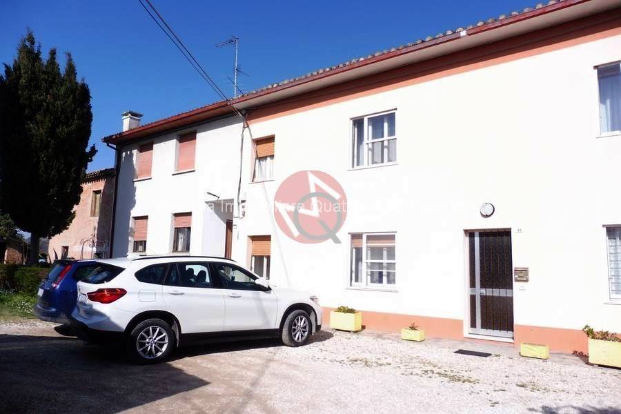 casa indipendente in vendita a Fano in zona Rosciano
