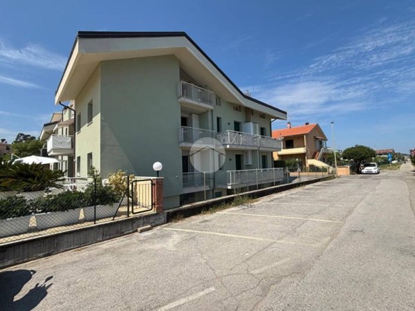 appartamento in vendita a Fano in zona Roncosambaccio