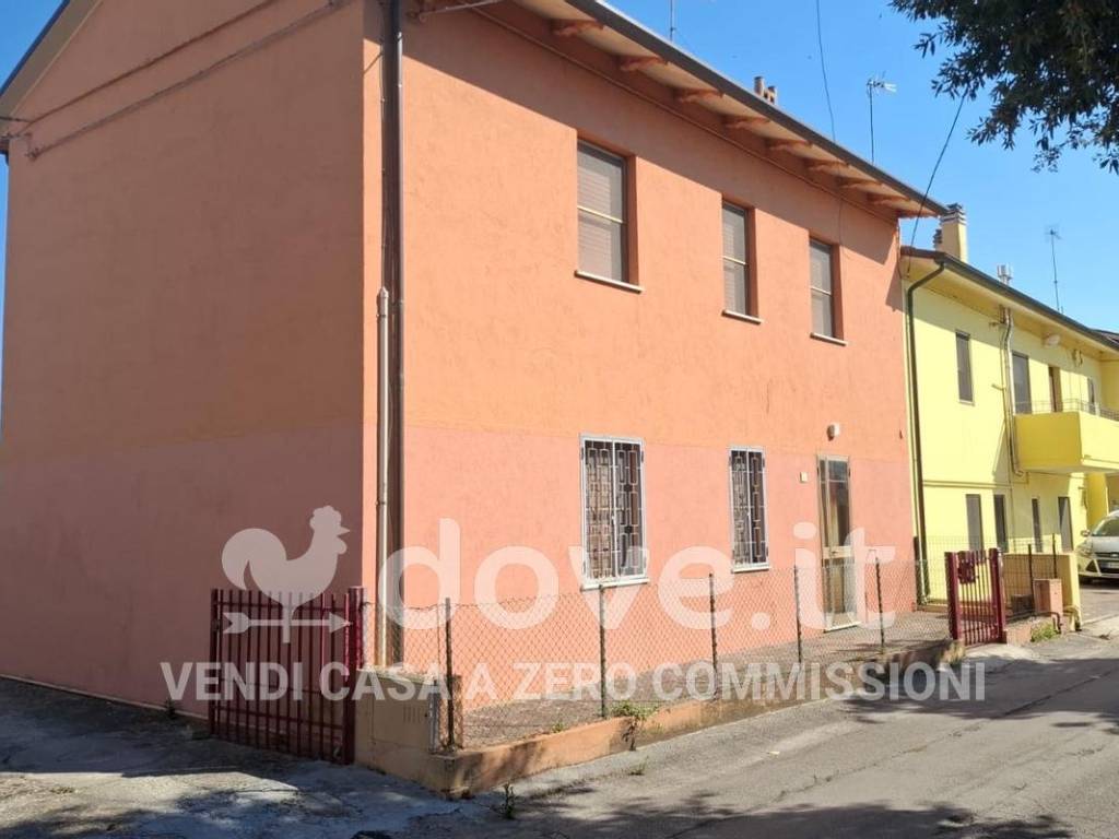 casa indipendente in vendita a Fano in zona Bellocchi
