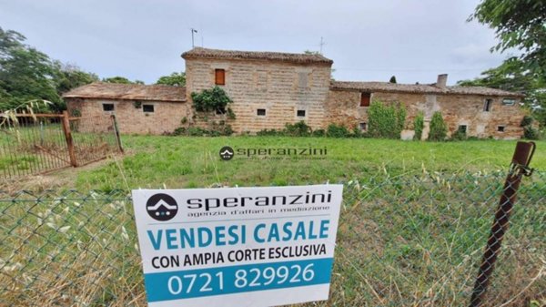 casa indipendente in vendita a Fano