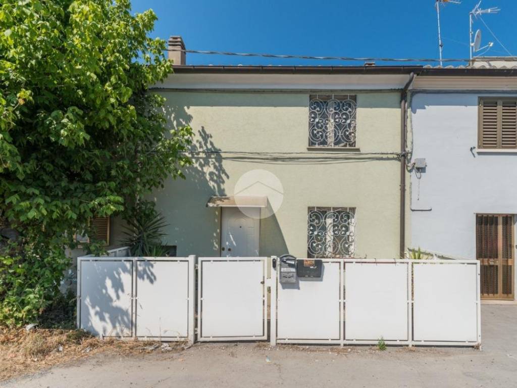 casa indipendente in vendita a Fano
