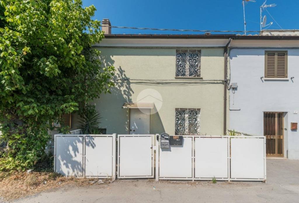 casa indipendente in vendita a Fano