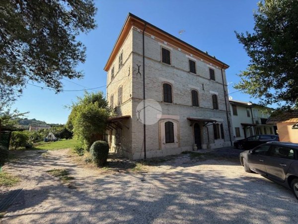 casa indipendente in vendita a Fano in zona Centinarola