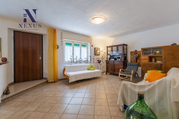 casa indipendente in vendita a Fano