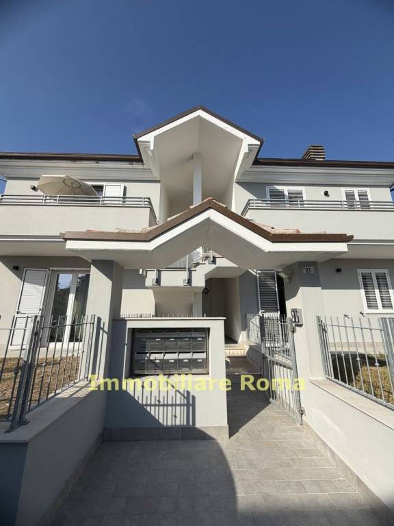 appartamento in vendita a Fano in zona Carrara