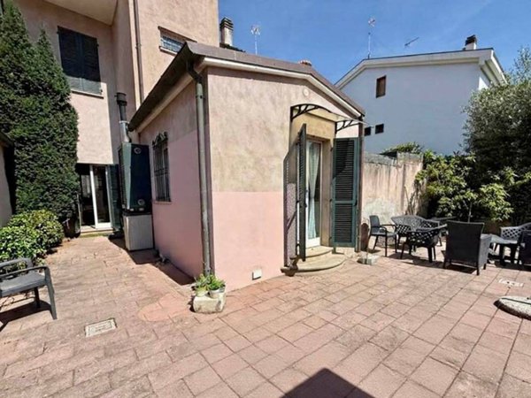 casa indipendente in vendita a Fano
