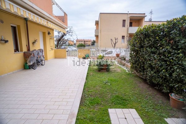 appartamento in vendita a Fano in zona Torrette