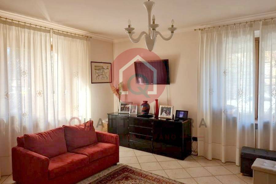 casa indipendente in vendita a Fano