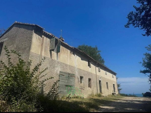 casa indipendente in vendita a Fano in zona Roncosambaccio
