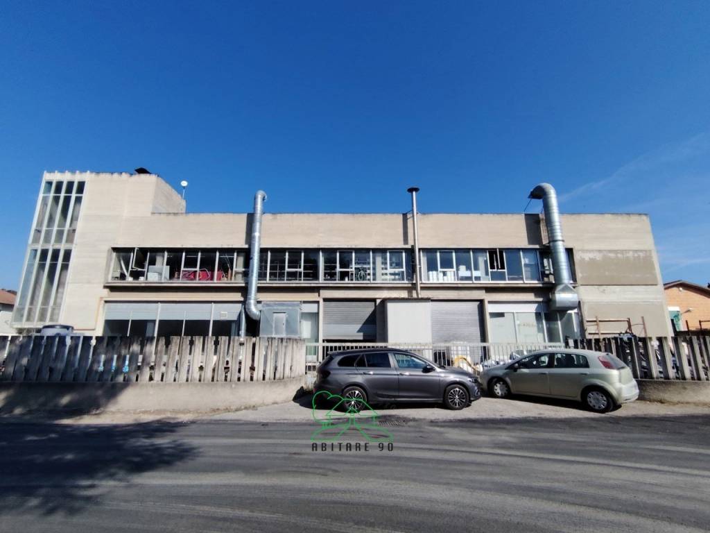ufficio in vendita a Fano in zona Rosciano