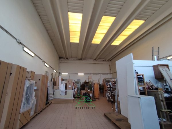 locale di sgombero in vendita a Fano