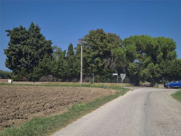 casale in vendita a Fano
