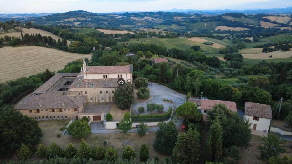 intera palazzina in vendita a Fano in zona Sant'Andrea