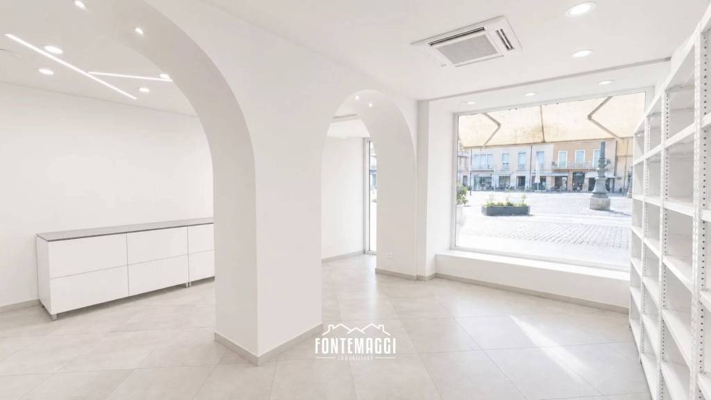 negozio in vendita a Fano