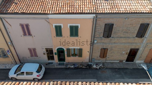 casa indipendente in vendita a Fano