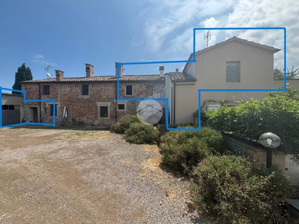 casa indipendente in vendita a Fano