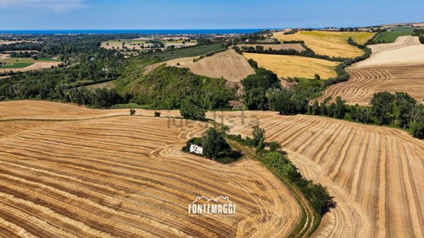 casa indipendente in vendita a Fano