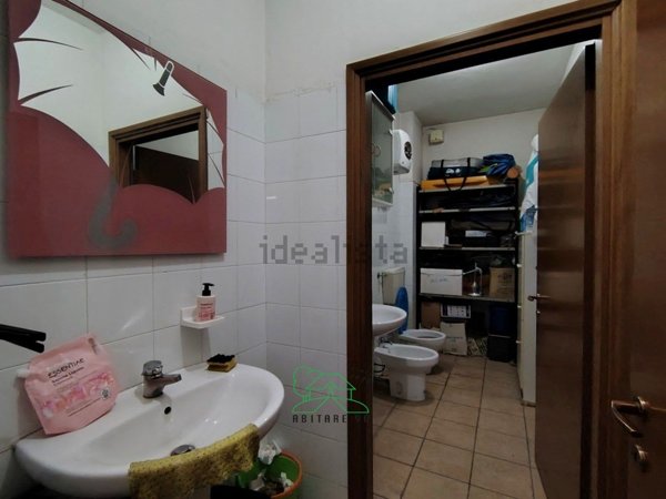 locale commerciale in vendita a Fano