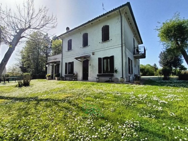 casa indipendente in vendita a Fano in zona Carignano Terme