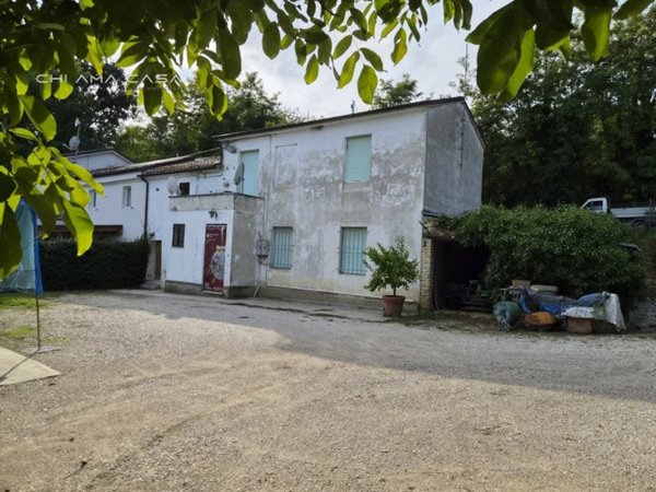 casa semindipendente in vendita a Fano in zona Carignano Terme