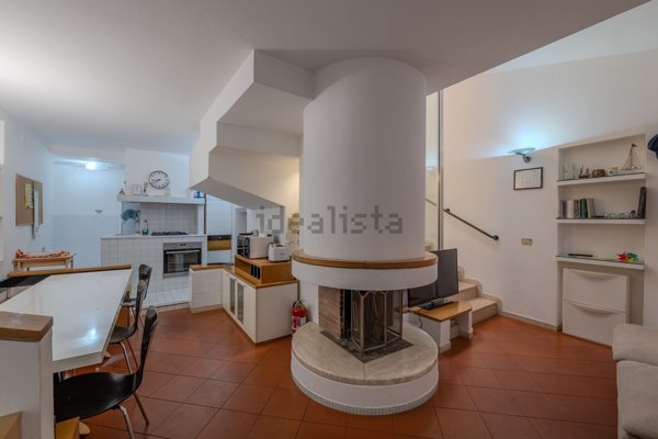 casa indipendente in vendita a Fano