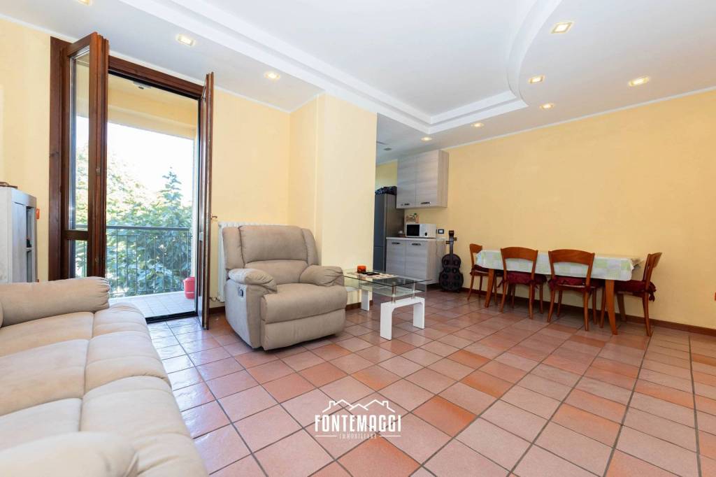 appartamento in vendita a Fano in zona Fenile