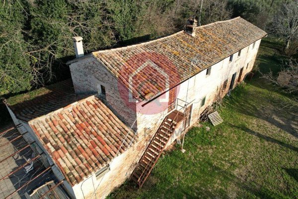 casa indipendente in vendita a Fano in zona Roncosambaccio