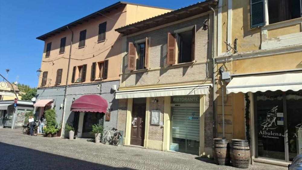 locale commerciale in vendita a Fano
