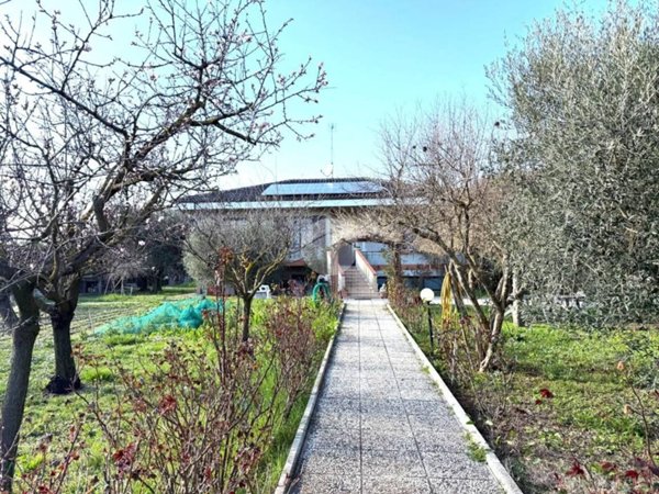 casa indipendente in vendita a Fano in zona Torrette